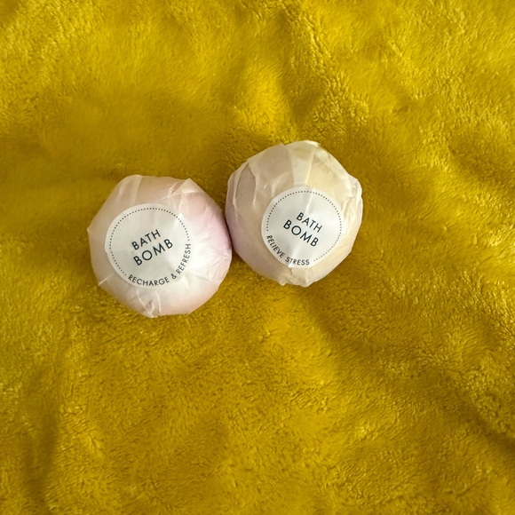 NIB - LE Natural & Handmade Bath Bombs and Shower Steamers - Picture 6 of 6